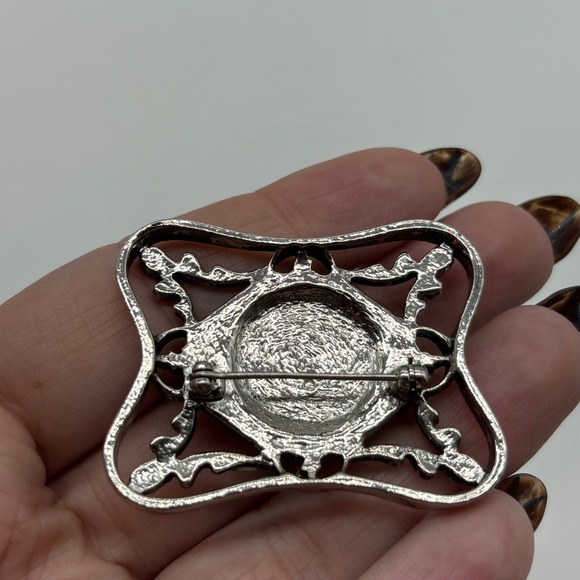 Avon 1992 Bold Classic Royal Purple Glass Cabochon Silver Tone Brooch J10 - Picture 7 of 8